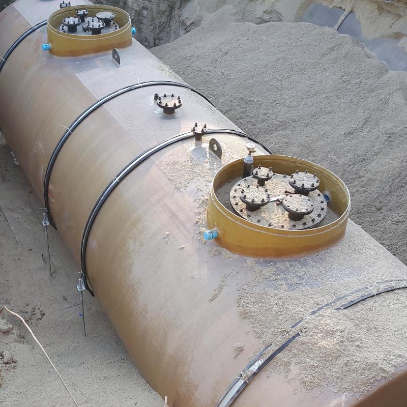 Installation of an underground fuel tank